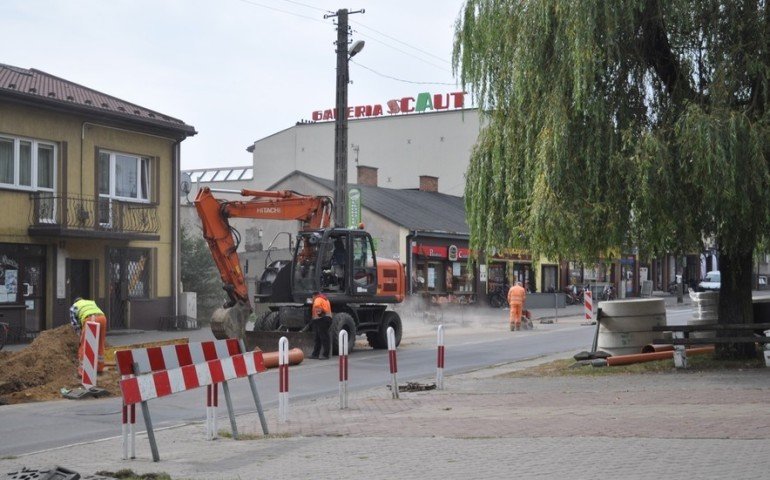 Wymieni chodnik i poo asfalt jeszcze w tym roku?