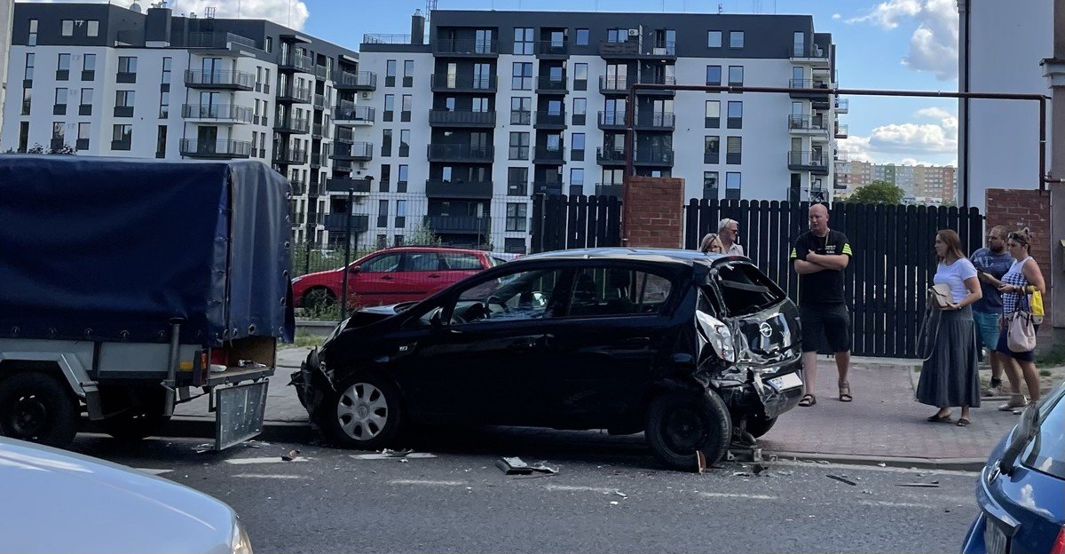 Staranowa zaparkowane auto