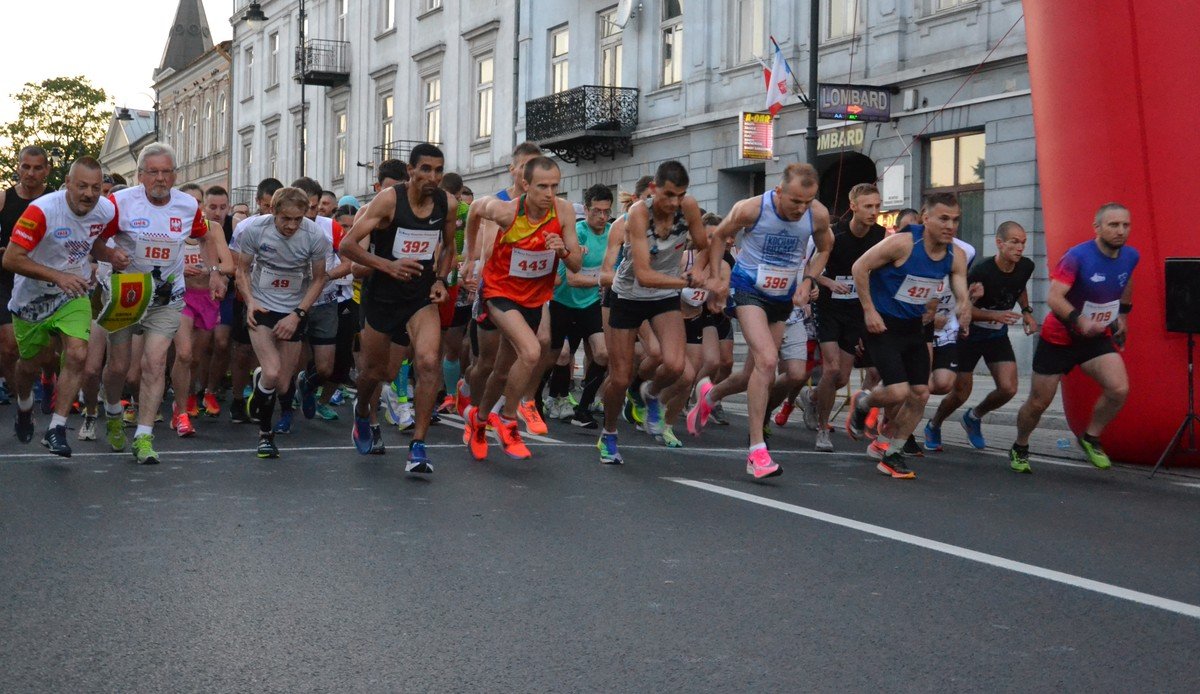 Pmaraton powrci na ulice Piotrkowa [DUO ZDJ]