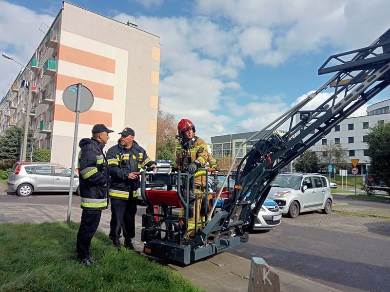 Straacy wicz akcje ratunkowe w wieowcach