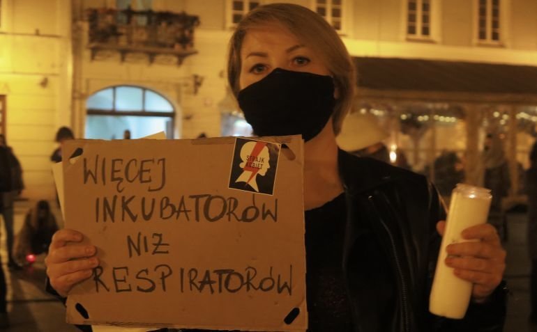 Kilkaset osb protestowao w Rynku Trybunalskim