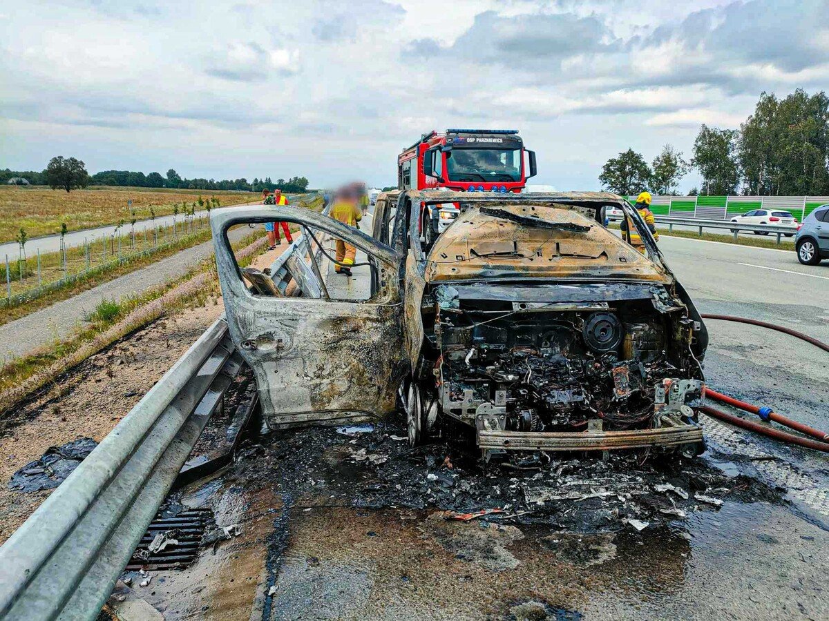 Poar samochodu na autostradzie A1