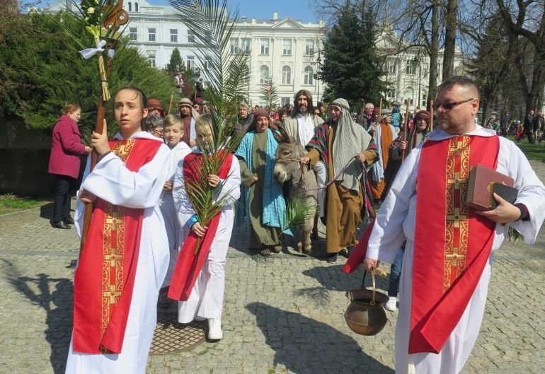 Niedziela Palmowa w Piotrkowie. Za tydzie Wielkanoc 