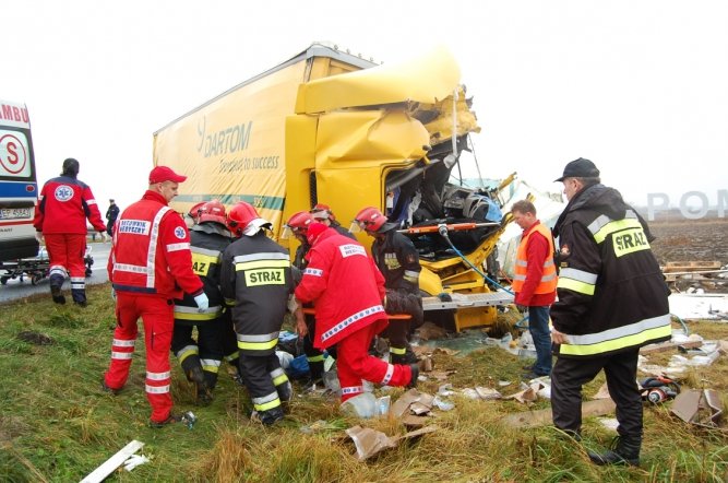 Tragiczny wypadek TIR-w w okolicach Meszcz