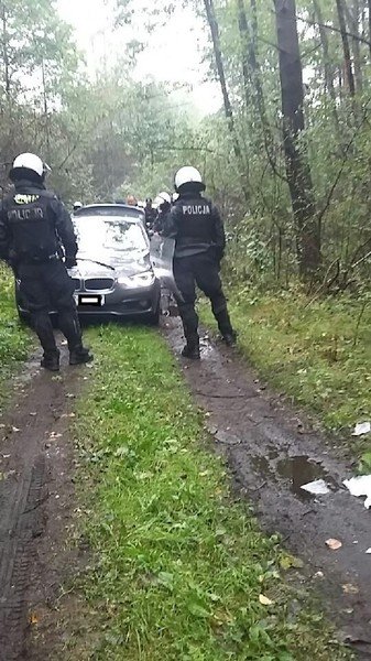 Kibole napadli na policjantw