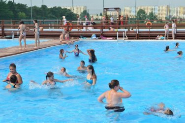 Odkryty basen w Piotrkowie cakiem realny