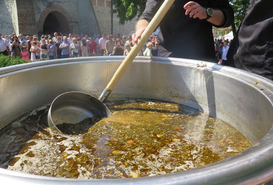 Rekordowa zupa gulaszowa z dziczyzny ugotowana i ... zjedzona