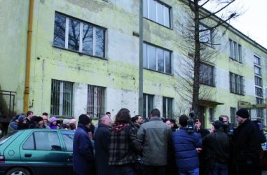 Piotrkw: Dawny biurowiec Piomy nadal stoi pusty