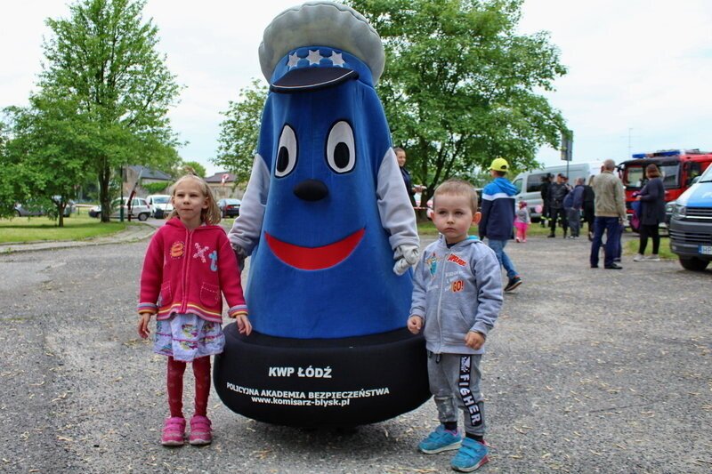 Piknik rodzinny z okazji wita policji