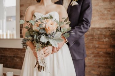 Sukienka na wesele: Jak wybra, aby zachwyci?