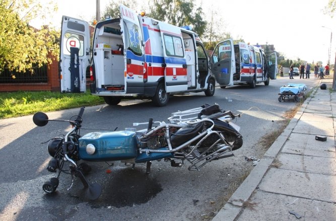 Wypadek na Zawodziu - dwie osoby w szpitalu