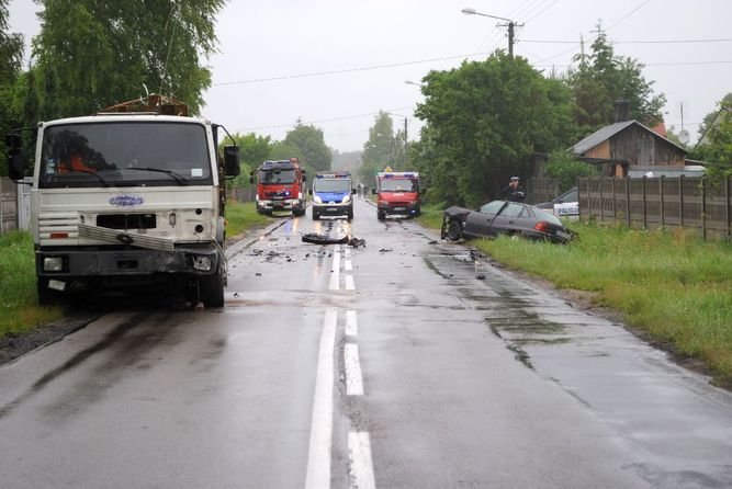 Kierowca opla ranny po zderzeniu z ciarwk