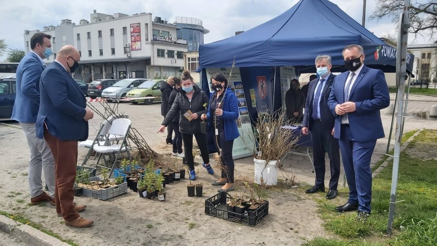 Powiat nakrca mieszkacw na ziele