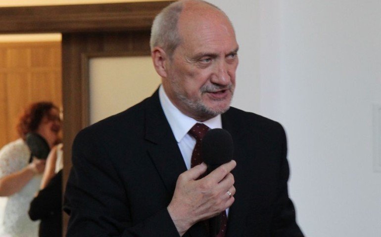 Macierewicz nadal szefem PiS w okrgu nr 10