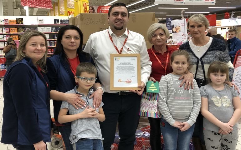 witeczne paczki trafiy do pogotowia opiekuczego