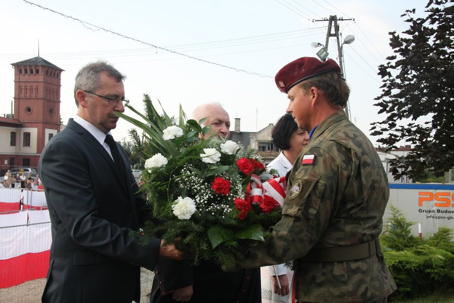 W Sulejowie uczcili pami ofiar