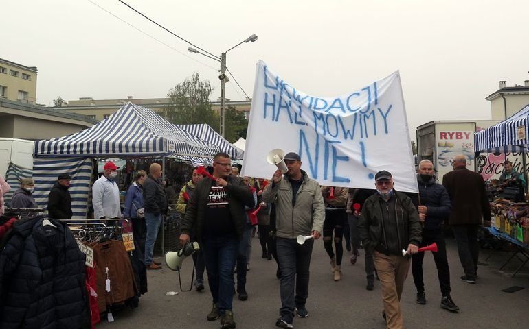 Kupcy walcz o targowisko. Czy w rod wszystko si rozstrzygnie? (FILM)