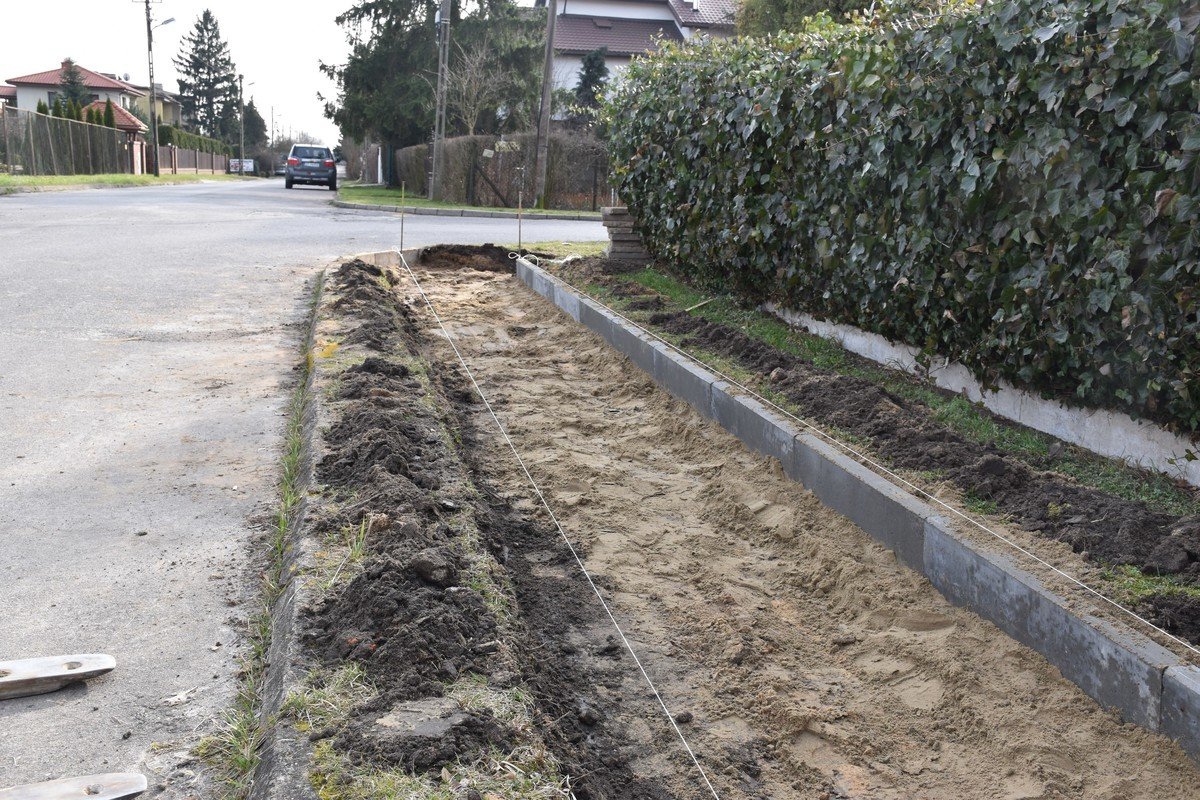 W Piotrkowie remontuj kolejny chodnik