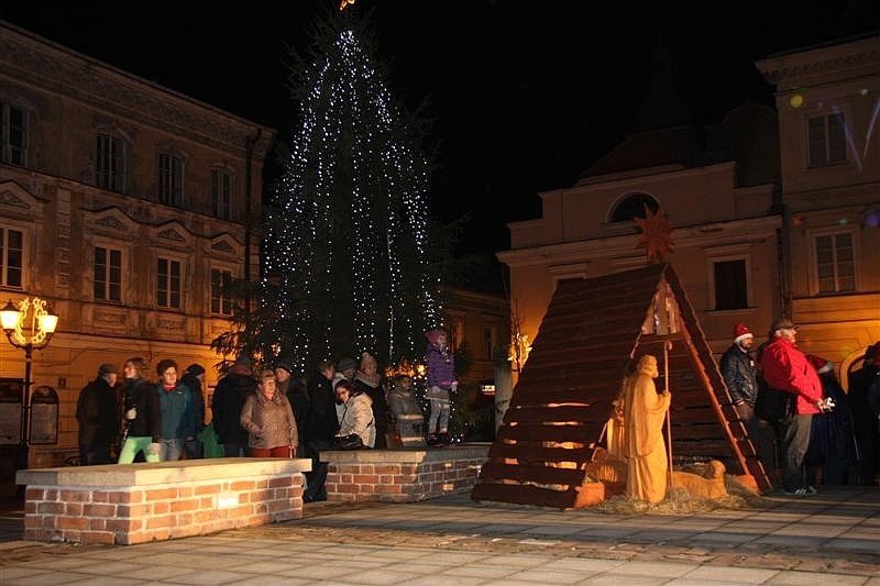 Do 100 tysicy za sztuczne drzewo z iluminacj. Choinka podzielia radnych 