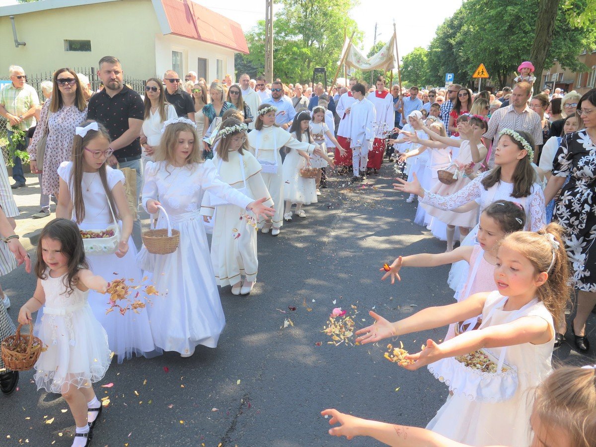 Procesja Boego Ciaa na ulicach Piotrkowa