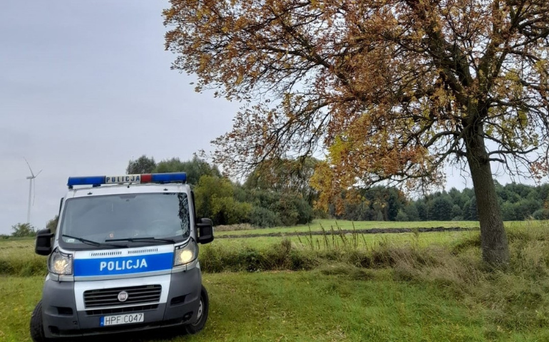 Policjanci radz jak jesieni unikn tragedii na drodze