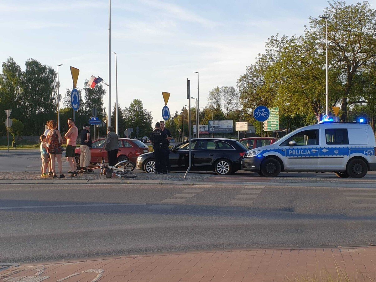 Zderzenie samochodu z rowerzyst na Rondzie Sulejowskim