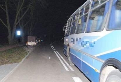 Uczennica potrcona po wyjciu ze szkolnego autobusu