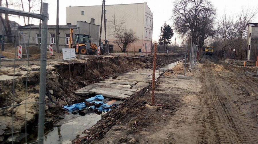 Remont Garncarskiej. Trafiono na resztki muru Bramy Krakowskiej