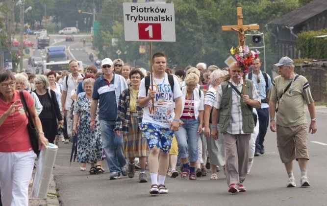 600 osb z Piotrkowa wyruszyo na Jasn Gr