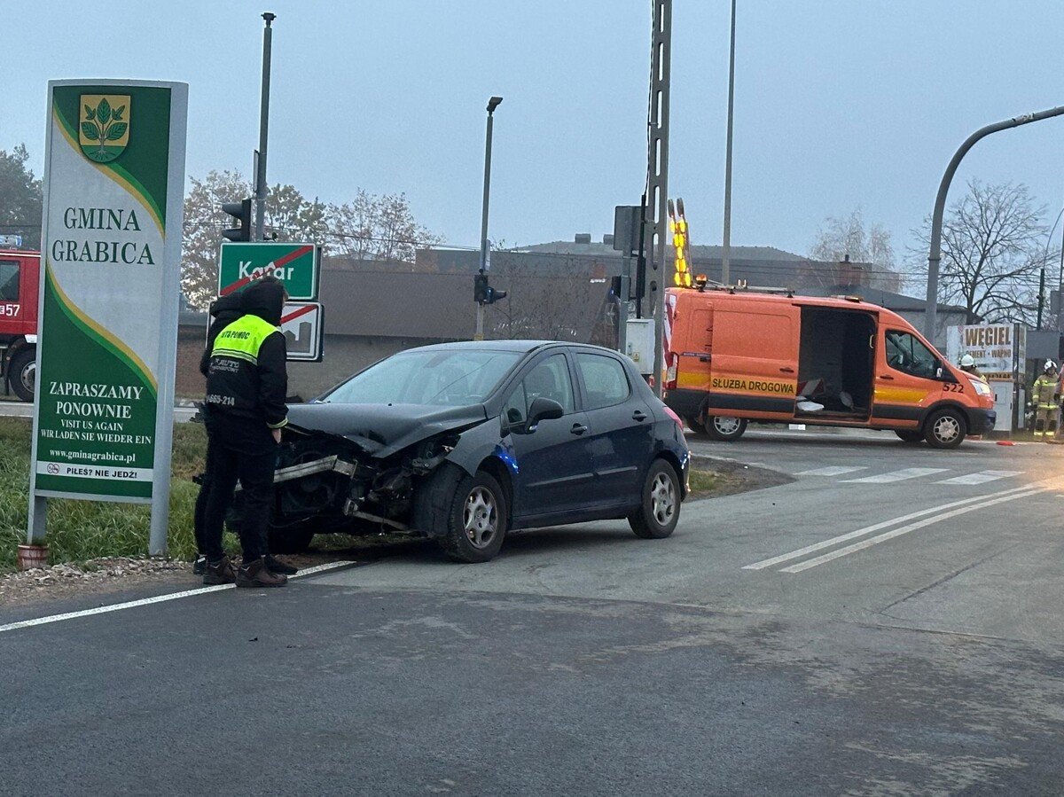 Zderzenie dwch samochodw na DK12 w miejscowoci Kafar