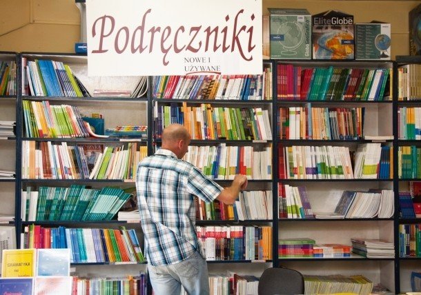 Kto powinien recenzowa szkolne podrczniki? 