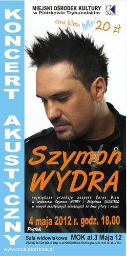 Szymon Wydra na scenie MOK