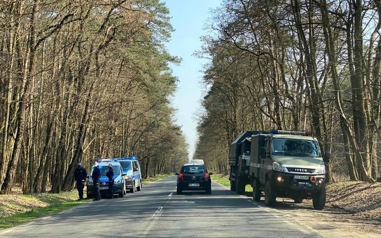 Bomba lotnicza i dwa pociski w Lesie Wolborskim