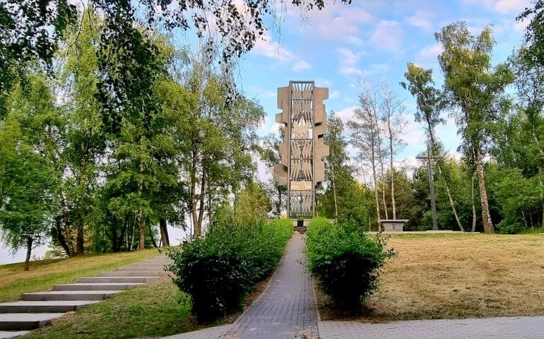 Odkrywamy znane i nieznane - Pomnik obrocw Gr Borowskich