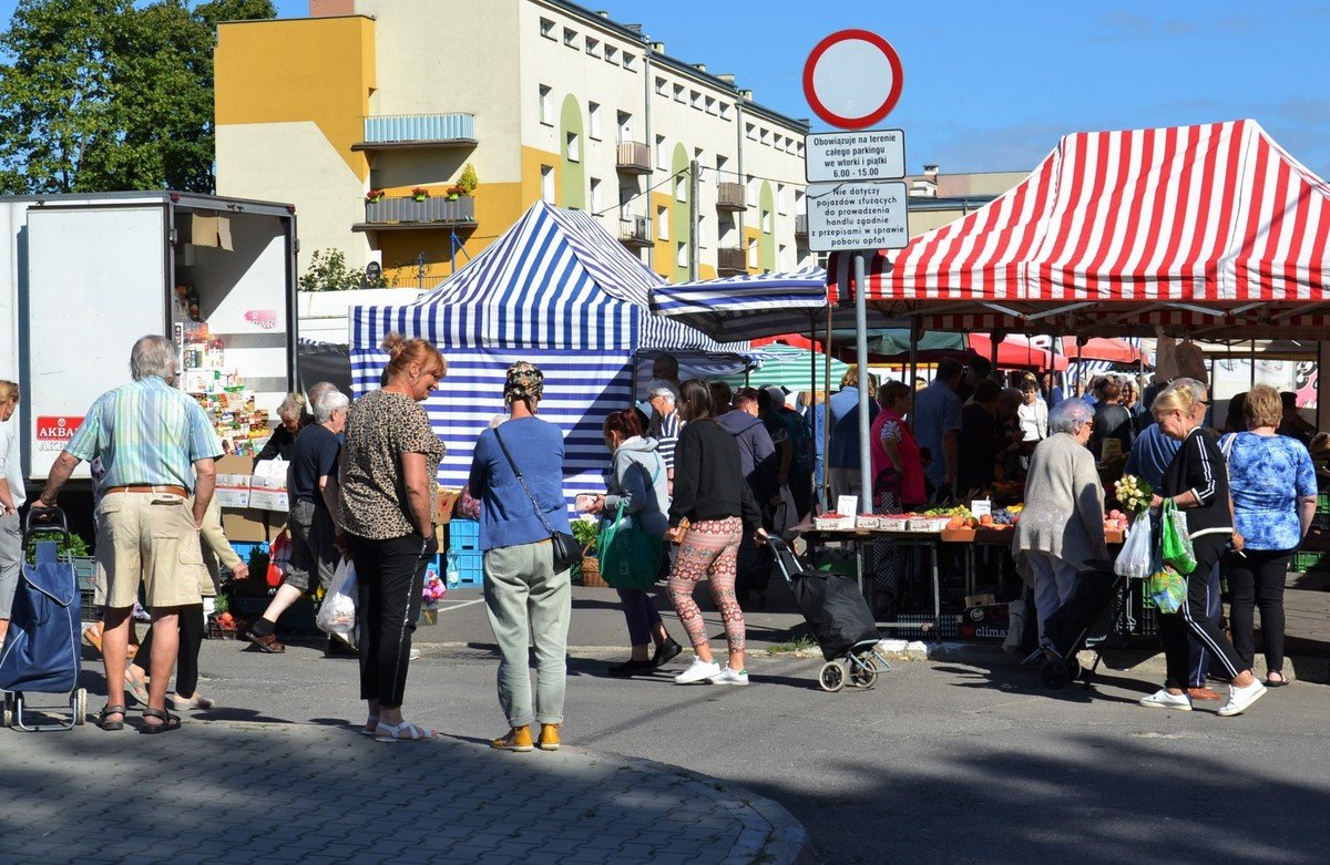 Czas na weki. Odwiedzilimy piotrkowski rynek [ZDJCIA I AUDIO]