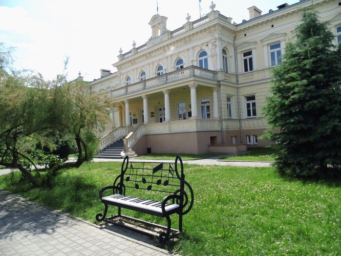 W szkole muzycznej nie bdzie podstawwki, ale bdzie remont