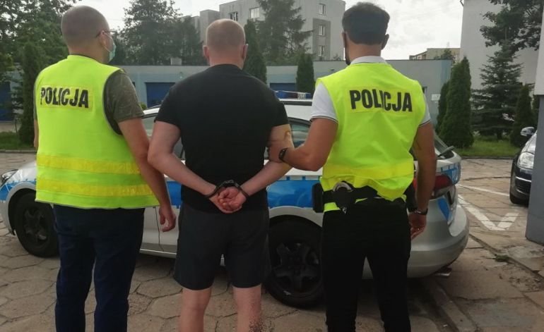 Pdzi fordem wprost na policjanta, by pijany