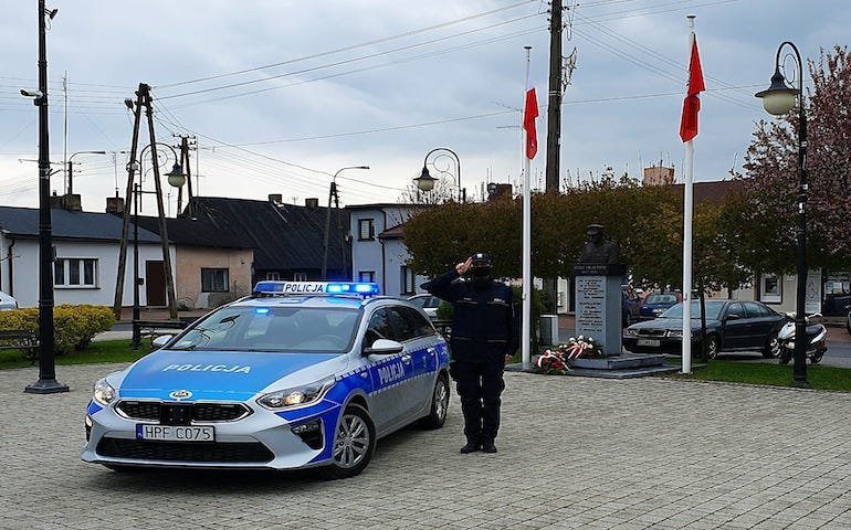 Policja oddaa hod zastrzelonemu funkcjonariuszowi z Raciborza