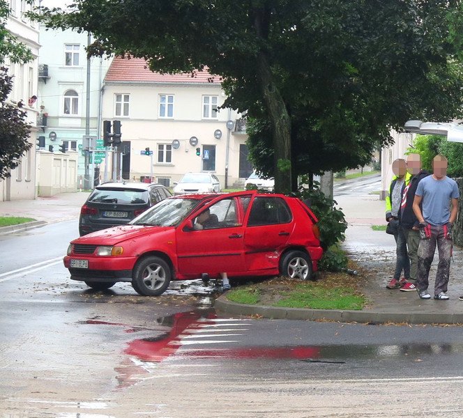 Stuczka przy bibliotece 