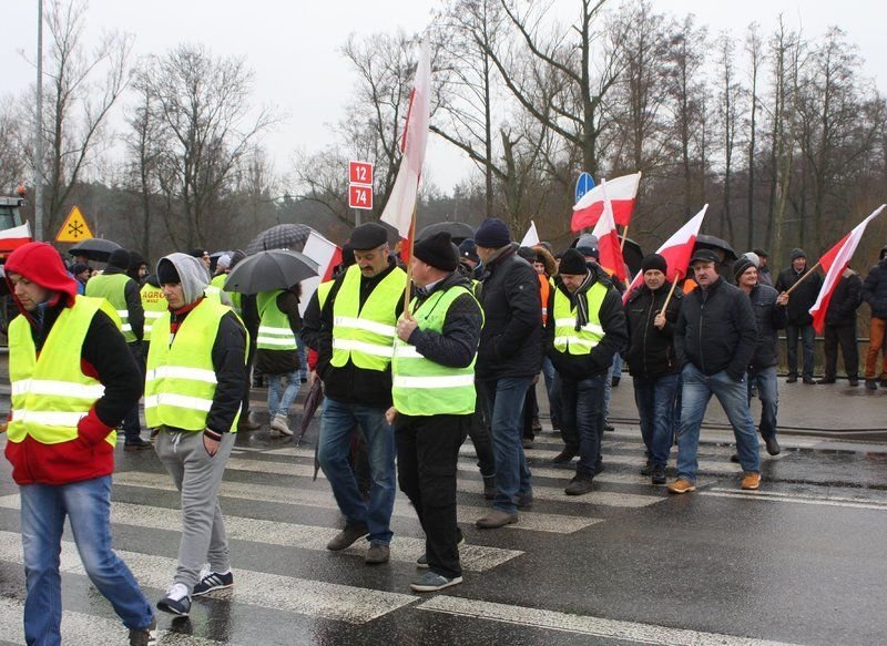 Rolnicy znw chc zablokowa drog 