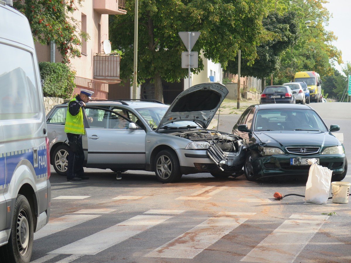 Zderzenie osobwek obok Mediateki