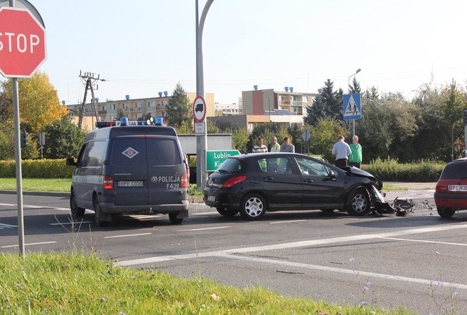 Kolizja na skrzyowaniu Al. Sikorskiego z al. Concordii