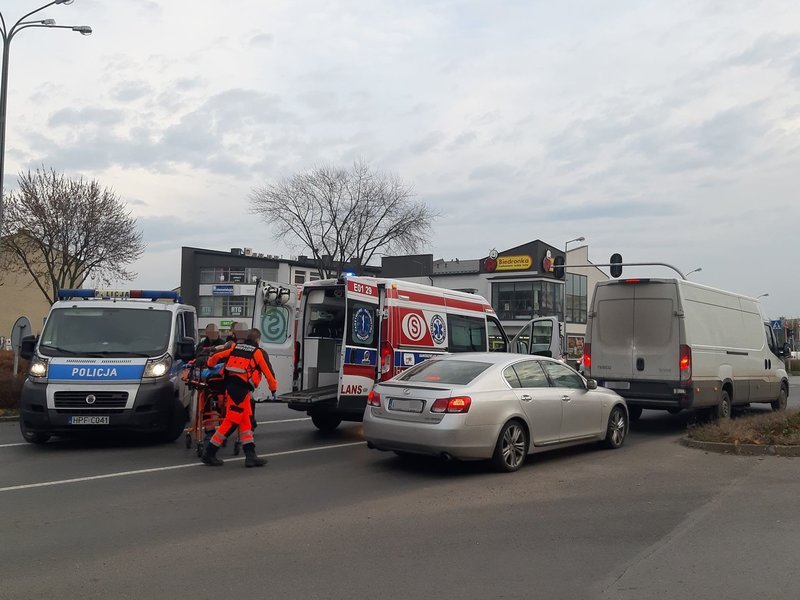 Dwa zdarzenia drogowe w jednym miejscu w cigu kilku minut. S poszkodowani