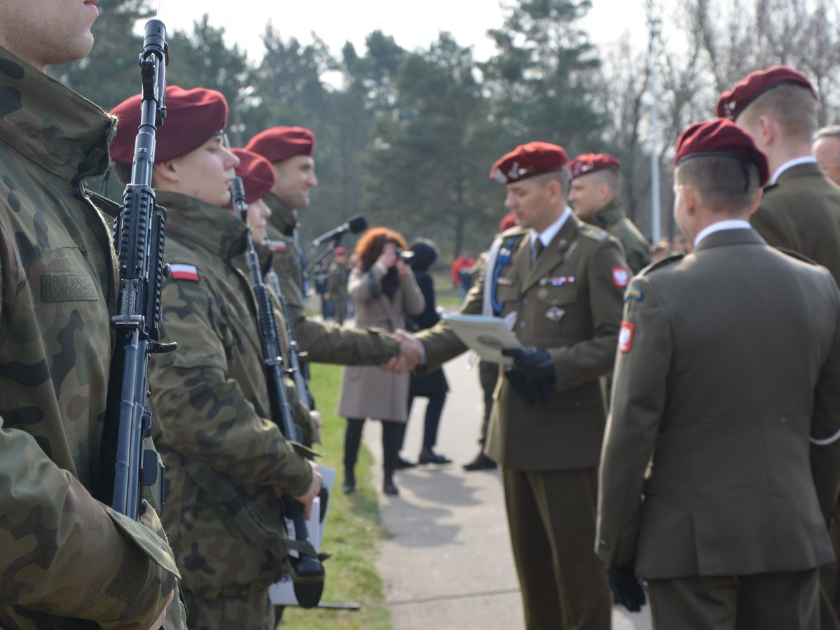 Przysiga wojskowa z wystaw sprztu przycigna cae rodziny