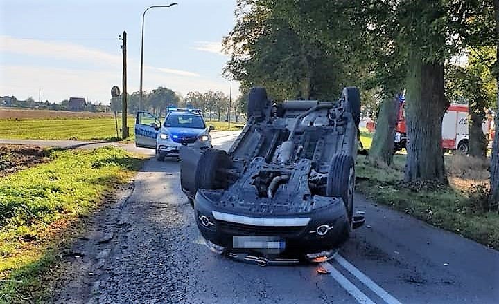 Osobwka dachowaa po zderzeniu