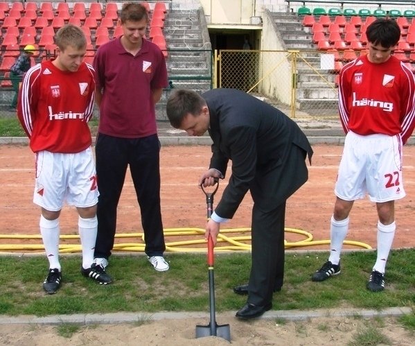 Stadion Miejski: Pierwsza opata wbita