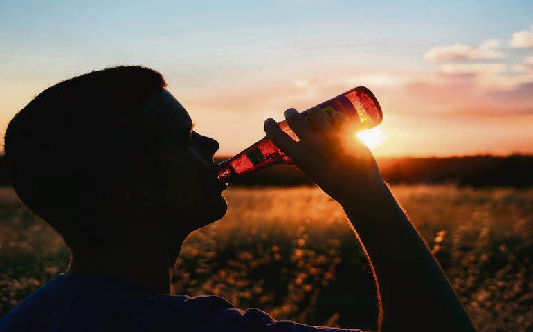 Alkohol w miejscu publicznym? Zabronione!