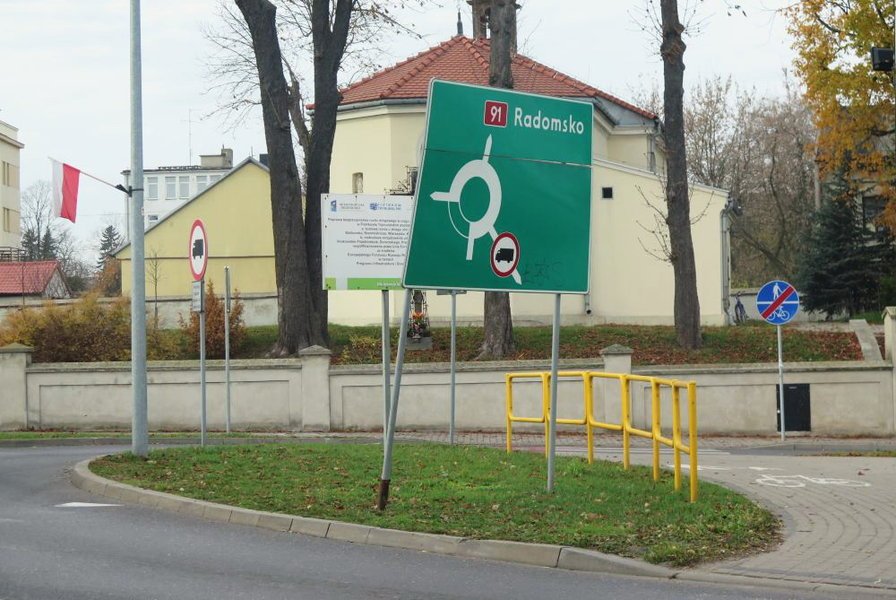 Budowa A1 niszczy lokalne drogi