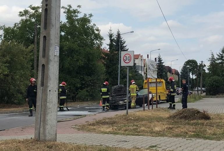 Poar samochodu na Jasnej w Piotrkowie