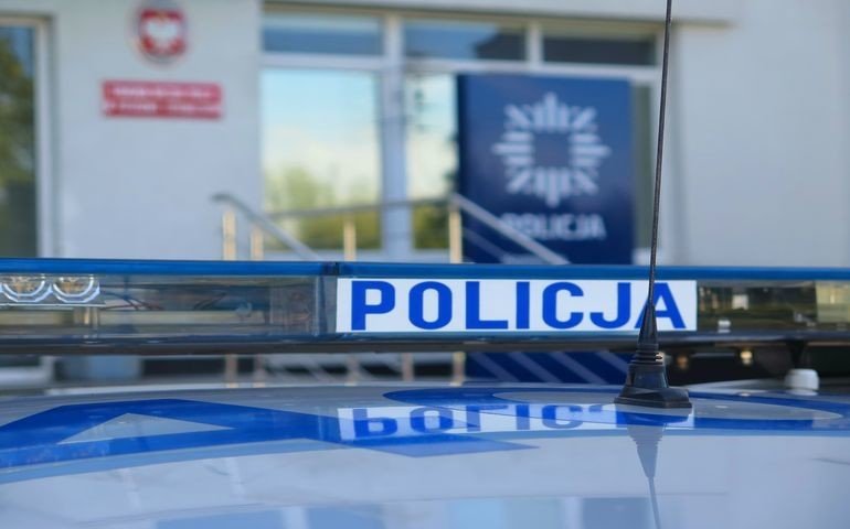 Policjant potrcony na A1 podczas interwencji